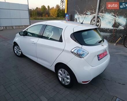 Белый Рено Зое, объемом двигателя 0 л и пробегом 65 тыс. км за 10250 $, фото 5 на Automoto.ua