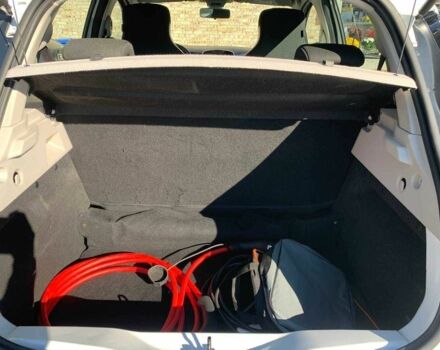 Белый Рено Зое, объемом двигателя 0 л и пробегом 62 тыс. км за 9399 $, фото 22 на Automoto.ua