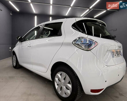 Белый Рено Зое, объемом двигателя 0 л и пробегом 21 тыс. км за 9950 $, фото 8 на Automoto.ua