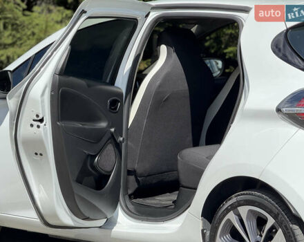 Белый Рено Зое, объемом двигателя 0 л и пробегом 44 тыс. км за 12999 $, фото 27 на Automoto.ua