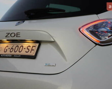 Белый Рено Зое, объемом двигателя 0 л и пробегом 159 тыс. км за 8950 $, фото 11 на Automoto.ua