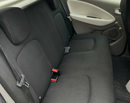 Белый Рено Зое, объемом двигателя 0 л и пробегом 140 тыс. км за 8550 $, фото 10 на Automoto.ua