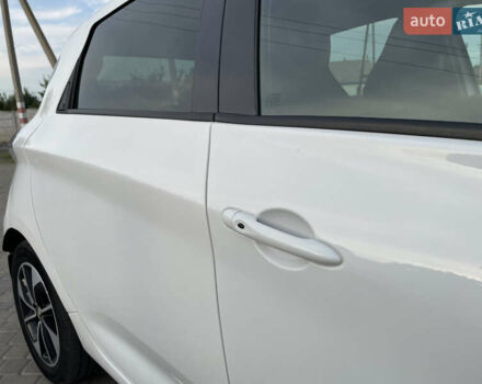 Белый Рено Зое, объемом двигателя 0 л и пробегом 84 тыс. км за 10200 $, фото 30 на Automoto.ua