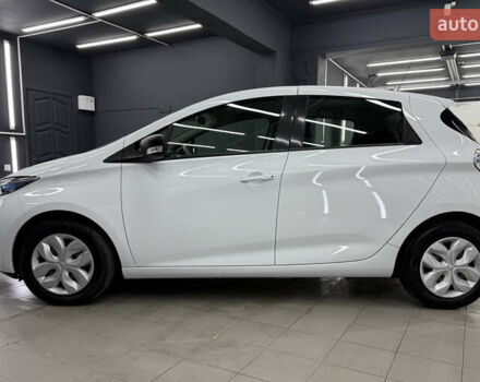 Белый Рено Зое, объемом двигателя 0 л и пробегом 53 тыс. км за 9800 $, фото 5 на Automoto.ua