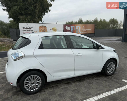 Белый Рено Зое, объемом двигателя 0 л и пробегом 40 тыс. км за 9999 $, фото 10 на Automoto.ua