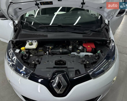Белый Рено Зое, объемом двигателя 0 л и пробегом 21 тыс. км за 9950 $, фото 40 на Automoto.ua