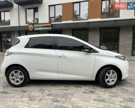 Белый Рено Зое, объемом двигателя 0 л и пробегом 48 тыс. км за 9950 $, фото 5 на Automoto.ua