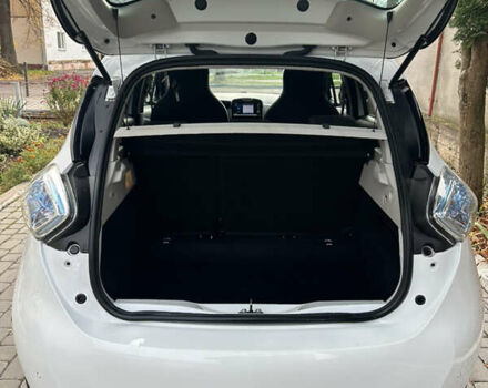 Білий Рено Зое, об'ємом двигуна 0 л та пробігом 102 тис. км за 9500 $, фото 14 на Automoto.ua