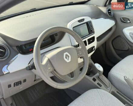 Белый Рено Зое, объемом двигателя 0 л и пробегом 112 тыс. км за 8900 $, фото 9 на Automoto.ua