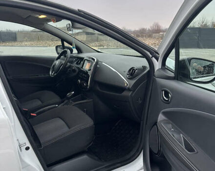Білий Рено Зое, об'ємом двигуна 0 л та пробігом 103 тис. км за 9700 $, фото 10 на Automoto.ua
