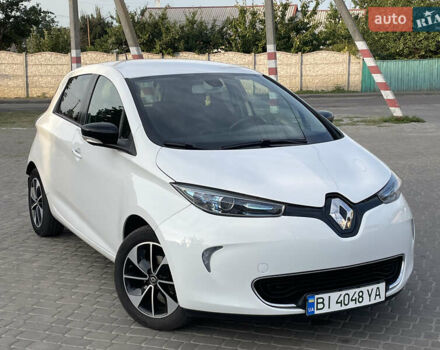 Белый Рено Зое, объемом двигателя 0 л и пробегом 84 тыс. км за 10300 $, фото 8 на Automoto.ua
