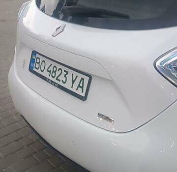Белый Рено Зое, объемом двигателя 0 л и пробегом 145 тыс. км за 9599 $, фото 13 на Automoto.ua