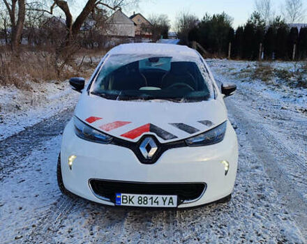 Белый Рено Зое, объемом двигателя 0 л и пробегом 66 тыс. км за 10200 $, фото 9 на Automoto.ua