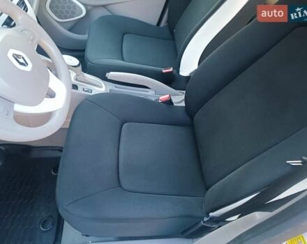 Рено Зое 2019 в Луцке на Automoto.ua Белый Рено Зое, объемом двигателя 0 л и пробегом 65 тыс. км за 10200 $, фото 67 на Automoto.ua