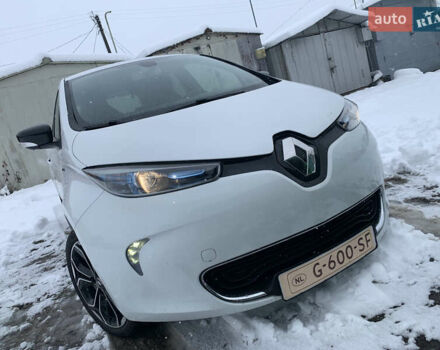Белый Рено Зое, объемом двигателя 0 л и пробегом 159 тыс. км за 9200 $, фото 13 на Automoto.ua