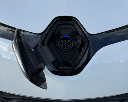 Белый Рено Зое, объемом двигателя 0 л и пробегом 67 тыс. км за 9500 $, фото 31 на Automoto.ua