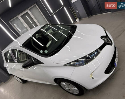 Белый Рено Зое, объемом двигателя 0 л и пробегом 21 тыс. км за 9950 $, фото 7 на Automoto.ua