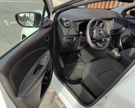Белый Рено Зое, объемом двигателя 0 л и пробегом 78 тыс. км за 11850 $, фото 11 на Automoto.ua