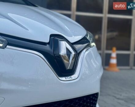 Белый Рено Зое, объемом двигателя 0 л и пробегом 86 тыс. км за 10850 $, фото 10 на Automoto.ua