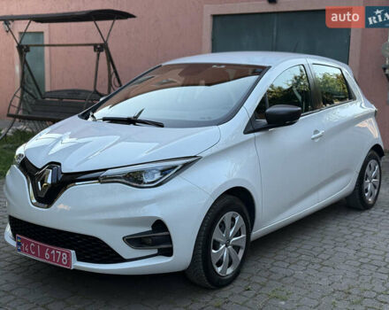 Белый Рено Зое, объемом двигателя 0 л и пробегом 44 тыс. км за 11999 $, фото 2 на Automoto.ua