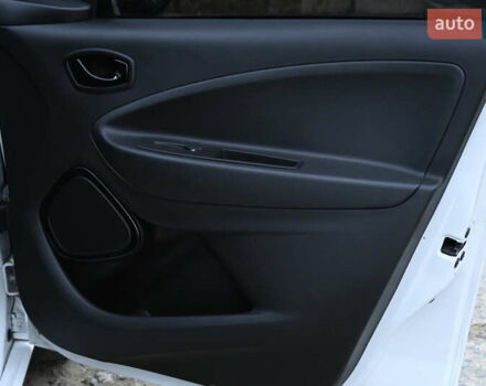 Білий Рено Зое, об'ємом двигуна 0 л та пробігом 41 тис. км за 13200 $, фото 32 на Automoto.ua