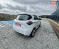 Белый Рено Зое, объемом двигателя 0 л и пробегом 70 тыс. км за 12999 $, фото 3 на Automoto.ua