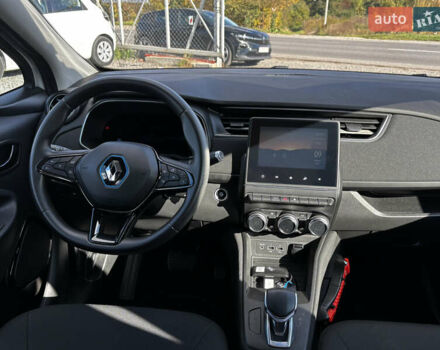Белый Рено Зое, объемом двигателя 0 л и пробегом 30 тыс. км за 11900 $, фото 26 на Automoto.ua