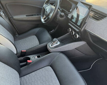 Белый Рено Зое, объемом двигателя 0 л и пробегом 74 тыс. км за 13499 $, фото 25 на Automoto.ua