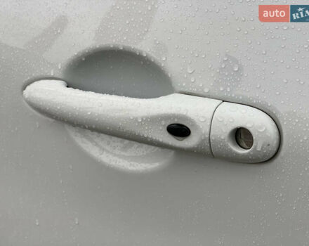 Белый Рено Зое, объемом двигателя 0 л и пробегом 47 тыс. км за 12499 $, фото 33 на Automoto.ua