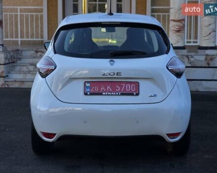 Белый Рено Зое, объемом двигателя 0 л и пробегом 85 тыс. км за 12999 $, фото 13 на Automoto.ua