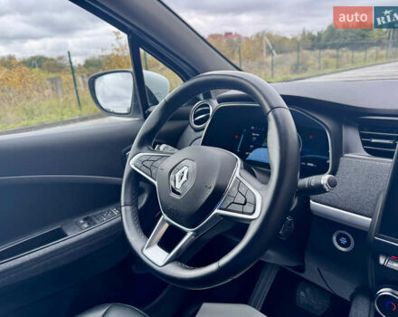 Белый Рено Зое, объемом двигателя 0 л и пробегом 70 тыс. км за 12999 $, фото 22 на Automoto.ua
