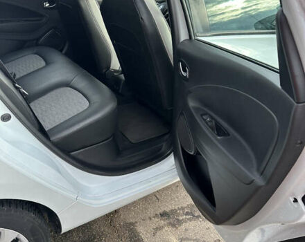 Білий Рено Зое, об'ємом двигуна 0 л та пробігом 36 тис. км за 12400 $, фото 37 на Automoto.ua