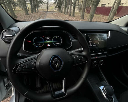 Белый Рено Зое, объемом двигателя 0 л и пробегом 52 тыс. км за 11590 $, фото 19 на Automoto.ua