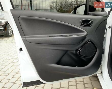 Белый Рено Зое, объемом двигателя 0 л и пробегом 44 тыс. км за 12499 $, фото 23 на Automoto.ua