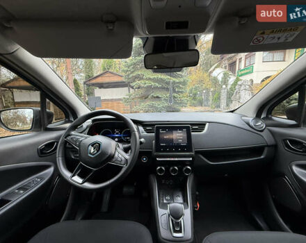 Белый Рено Зое, объемом двигателя 0 л и пробегом 30 тыс. км за 12300 $, фото 17 на Automoto.ua