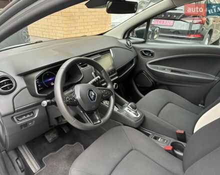 Белый Рено Зое, объемом двигателя 0 л и пробегом 39 тыс. км за 12300 $, фото 43 на Automoto.ua