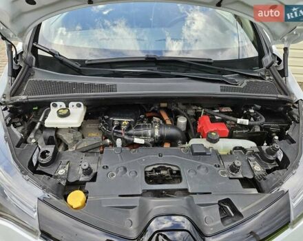Белый Рено Зое, объемом двигателя 0 л и пробегом 28 тыс. км за 11900 $, фото 20 на Automoto.ua