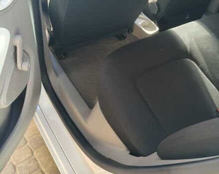 Белый Рено Зое, объемом двигателя 0 л и пробегом 96 тыс. км за 10700 $, фото 26 на Automoto.ua