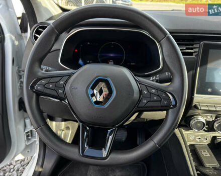 Белый Рено Зое, объемом двигателя 0 л и пробегом 30 тыс. км за 11900 $, фото 16 на Automoto.ua