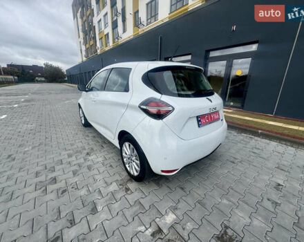 Белый Рено Зое, объемом двигателя 0 л и пробегом 70 тыс. км за 12999 $, фото 4 на Automoto.ua
