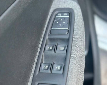 Белый Рено Зое, объемом двигателя 0 л и пробегом 26 тыс. км за 13888 $, фото 5 на Automoto.ua