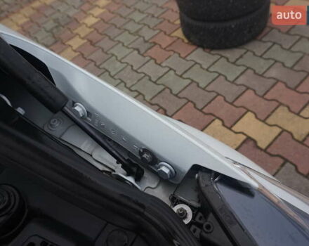 Белый Рено Зое, объемом двигателя 0 л и пробегом 122 тыс. км за 13000 $, фото 56 на Automoto.ua