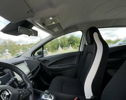 Белый Рено Зое, объемом двигателя 0 л и пробегом 67 тыс. км за 12300 $, фото 26 на Automoto.ua