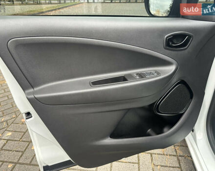 Белый Рено Зое, объемом двигателя 0 л и пробегом 28 тыс. км за 12500 $, фото 38 на Automoto.ua