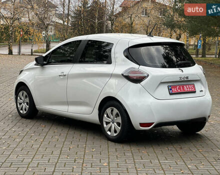 Белый Рено Зое, объемом двигателя 0 л и пробегом 28 тыс. км за 12500 $, фото 11 на Automoto.ua