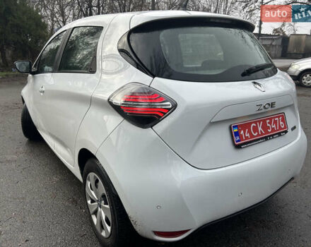 Белый Рено Зое, объемом двигателя 0 л и пробегом 58 тыс. км за 11780 $, фото 4 на Automoto.ua