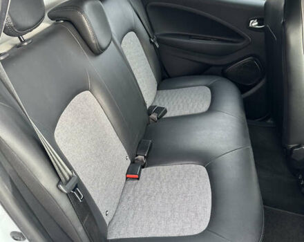 Білий Рено Зое, об'ємом двигуна 0 л та пробігом 36 тис. км за 12400 $, фото 38 на Automoto.ua