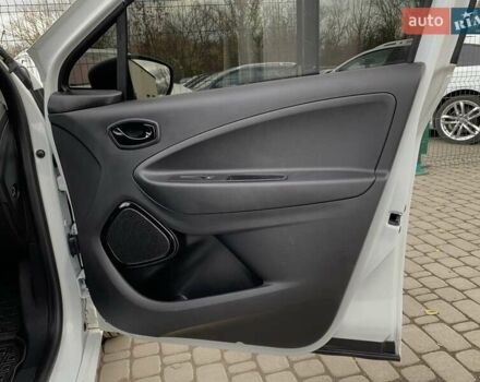 Белый Рено Зое, объемом двигателя 0 л и пробегом 44 тыс. км за 12499 $, фото 32 на Automoto.ua