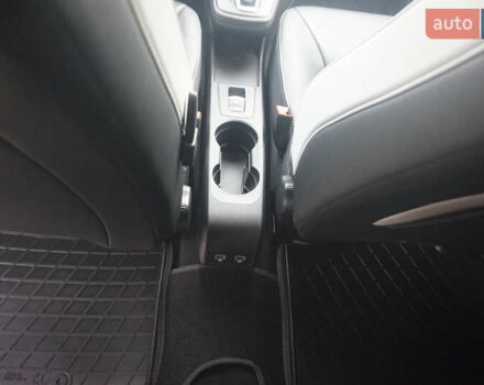 Белый Рено Зое, объемом двигателя 0 л и пробегом 122 тыс. км за 13000 $, фото 51 на Automoto.ua