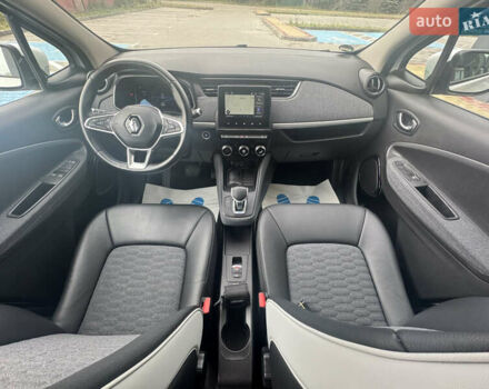 Белый Рено Зое, объемом двигателя 0 л и пробегом 70 тыс. км за 12999 $, фото 61 на Automoto.ua